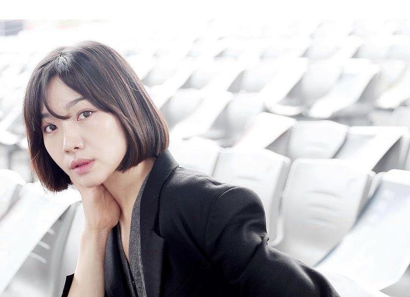 9 Potret Choi Hee Seo, Sahabat Song Hye Kyo di Now We Are Breaking Up