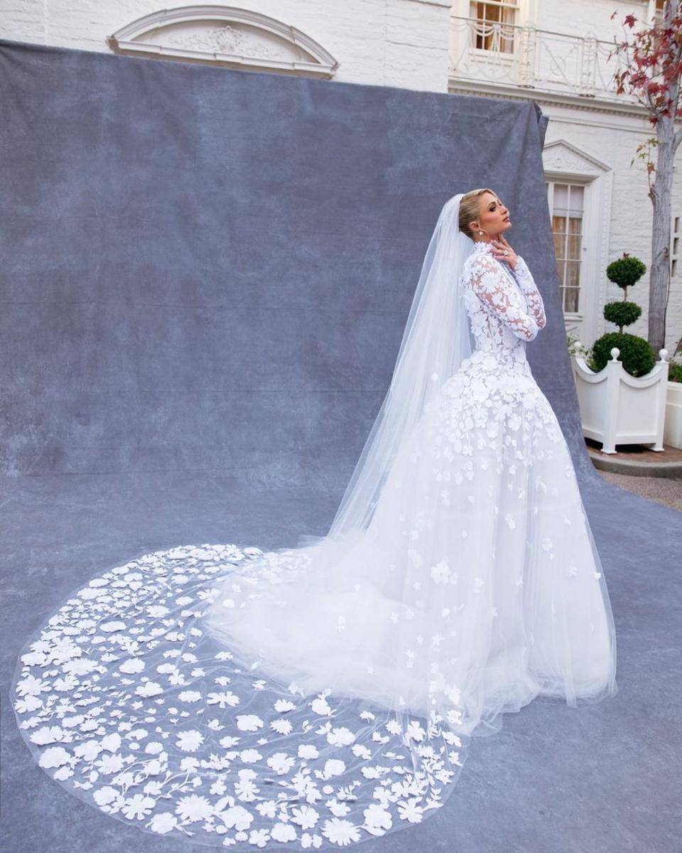 potret Paris Hilton (instagram.com/parishilton)