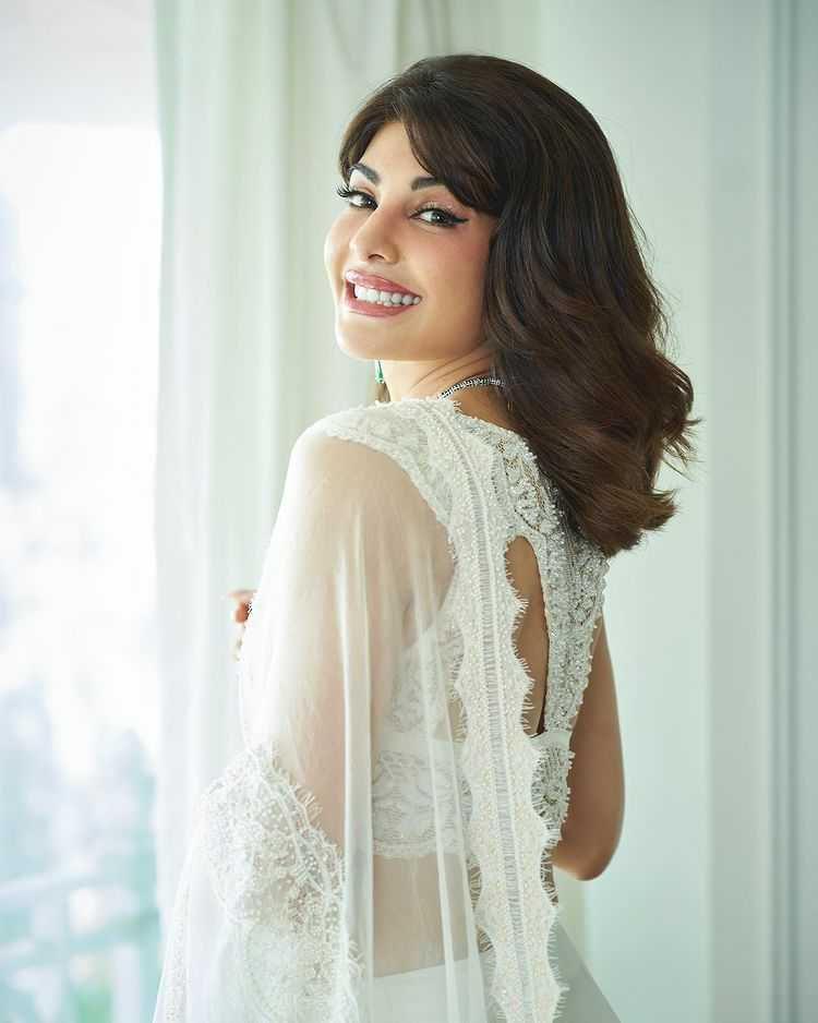 Jacqueline Fernandez (instagram.com/jacquelinef143)