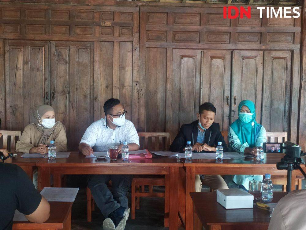 Kuasa Hukum terduga pelaku tawuran antar pelajar di Di Yogyakarta saat menyampaikan siaran pers. IDN Times/Siti Umaiyah