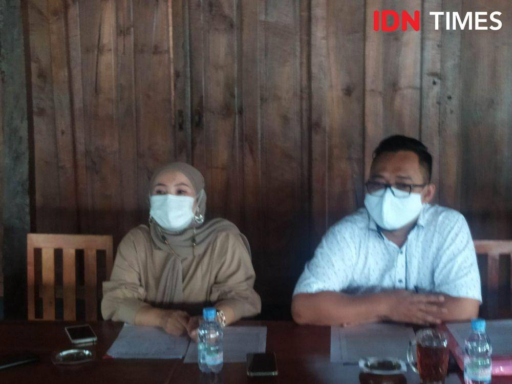Kuasa Hukum dan perwakilan keluarga terduga pelaku tawuran antar pelajar di Di Yogyakarta saat menyampaikan siaran pers. IDN Times/Siti Umaiyah