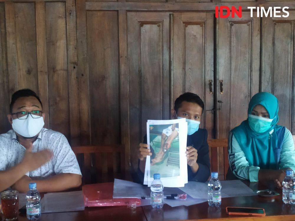 Kuasa Hukum terduga pelaku tawuran antar pelajar di Di Yogyakarta saat menyampaikan siaran pers. IDN Times/Siti Umaiyah