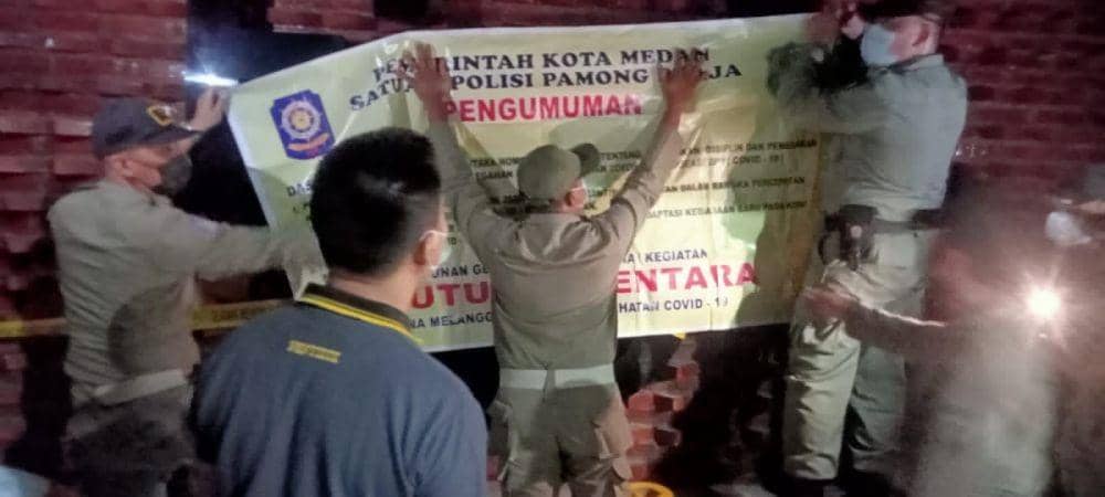 Wali Kota Medan, Muhammad Bobby Afif Nasution saat merazia tempat hiburan (IDN Times/Indah Permata Sari)