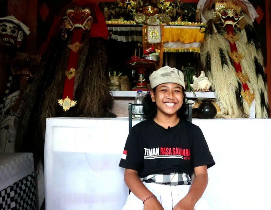 Jro Mangku Alit Baba di kamar sucinya (dok. pribadi/Ari Budiadnyana)