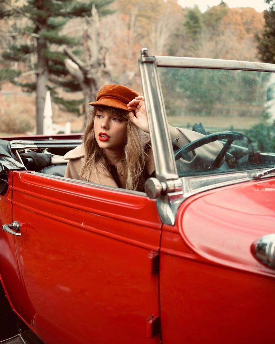 Taylor Swift (Instagram.com/taylorswift)