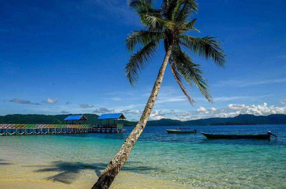 Taman Nasional Teluk Cenderawasih instagram.com/bbtn_telukcenderawasih)