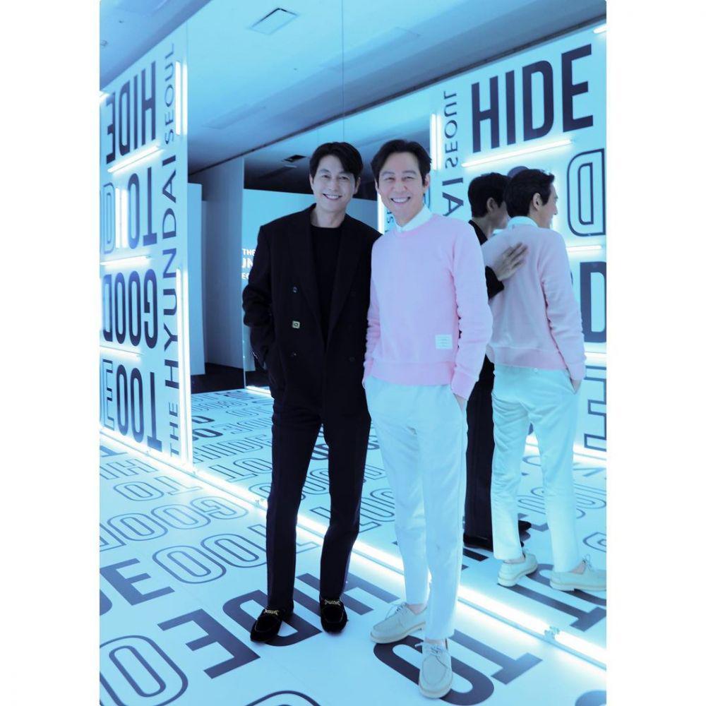 Jung Woo Sung dan Lee Jung Jae (instagram.com/artistcompanyofficial)