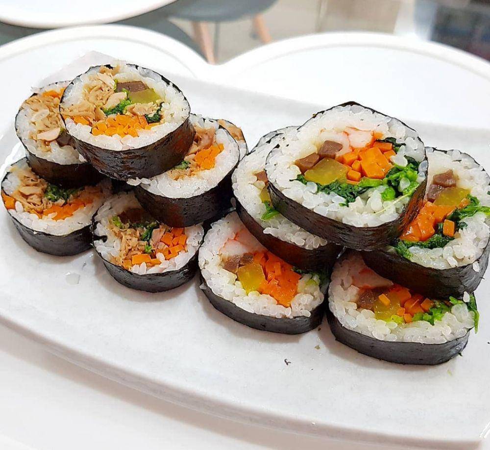 chamchi gimbap (instagram.com/ryphez)