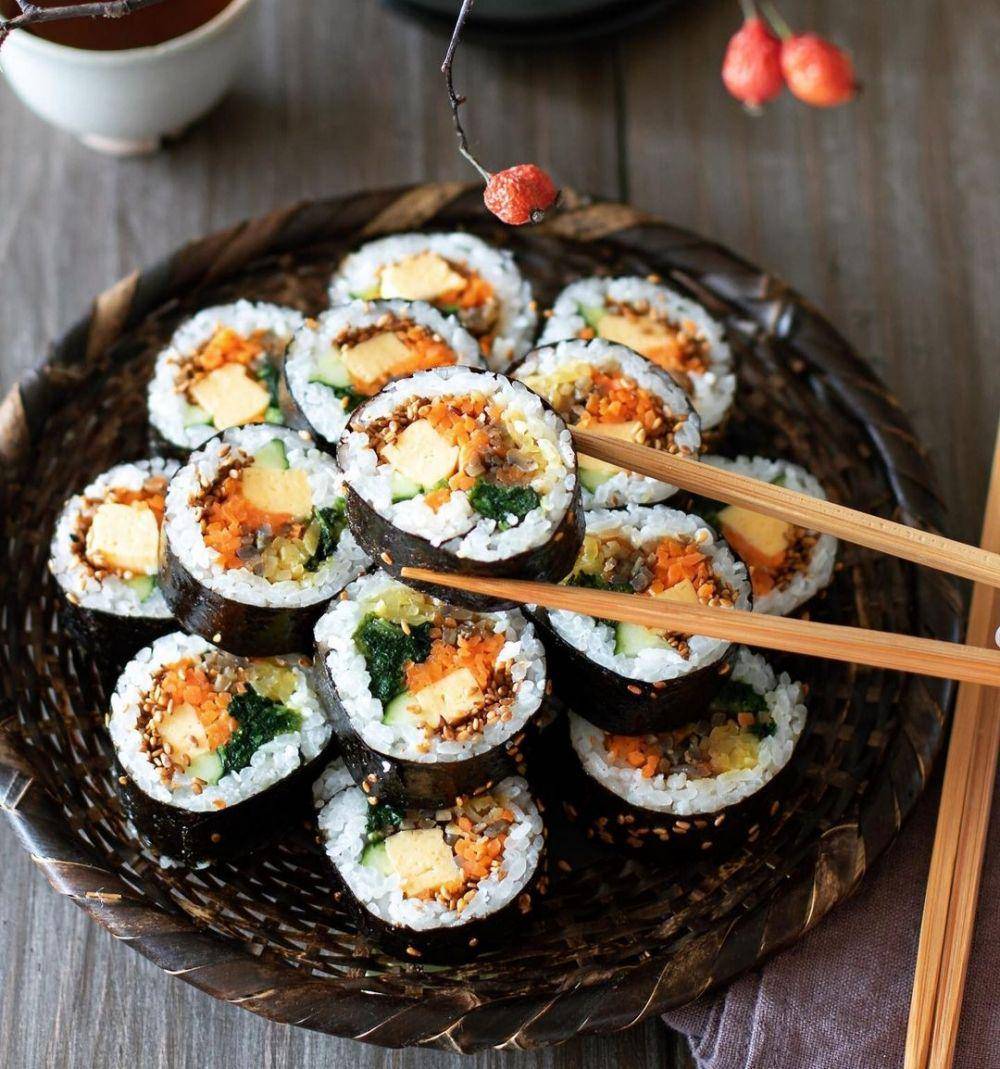 kimbap (instagram.com/yukibonyukibon)
