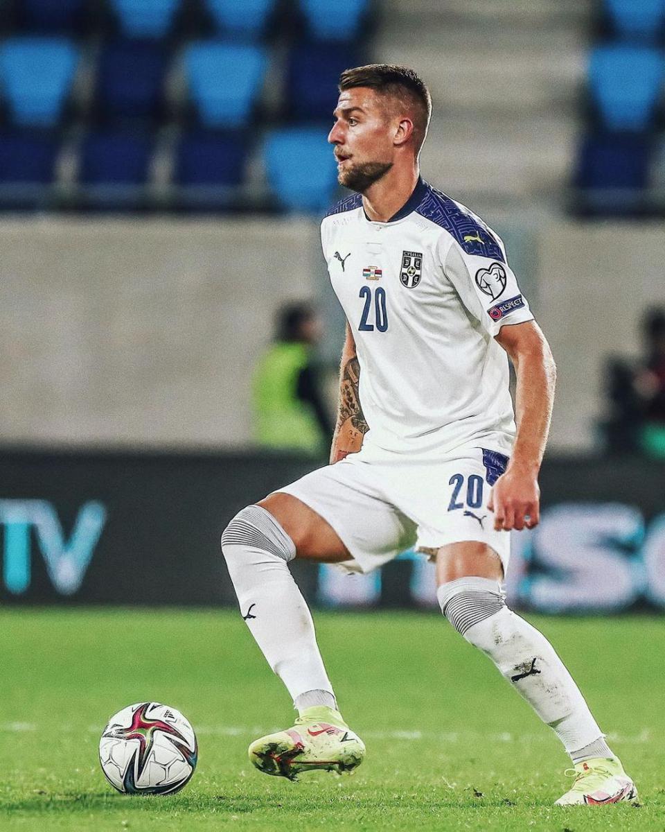 Sergej Milinkovic-Savic tampil membela Timnas Serbia. (instagram.com/sergej___21)