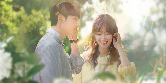 Dongkrak Kemampuan Bahasa Inggrismu Lewat 5 OST KDrama ini, Yuk!