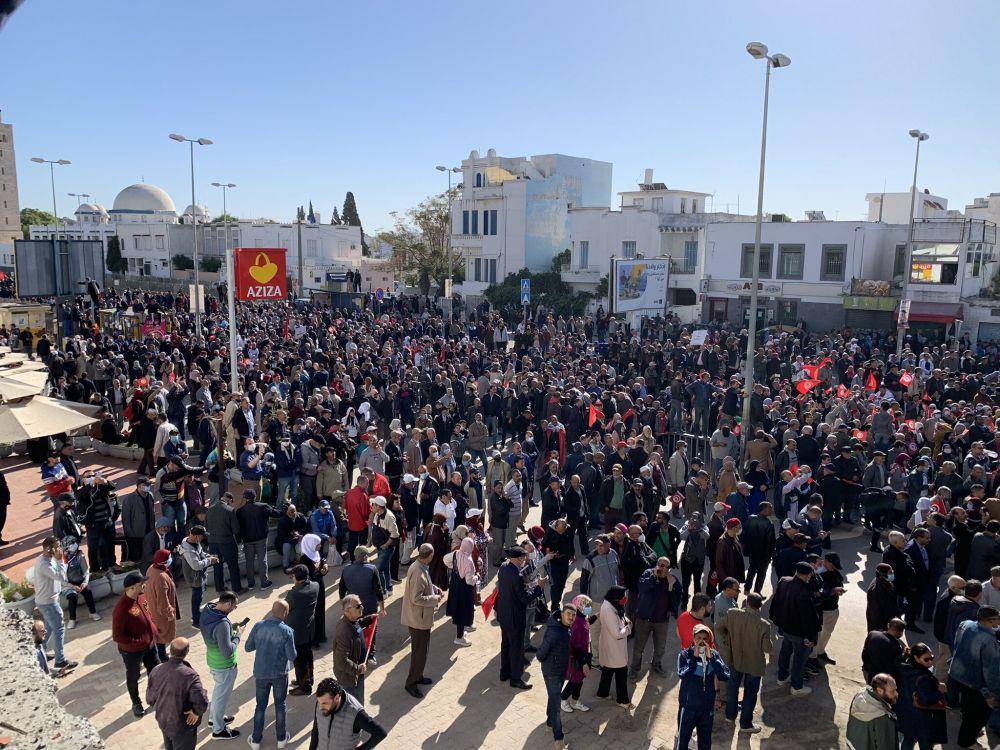 Demonstrasi di Tunisia pada Minggu, 14/11/2021. (twitter.com/Francesca Ebel)