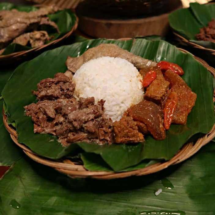 Gudeg (instagram.com/farahdifood)