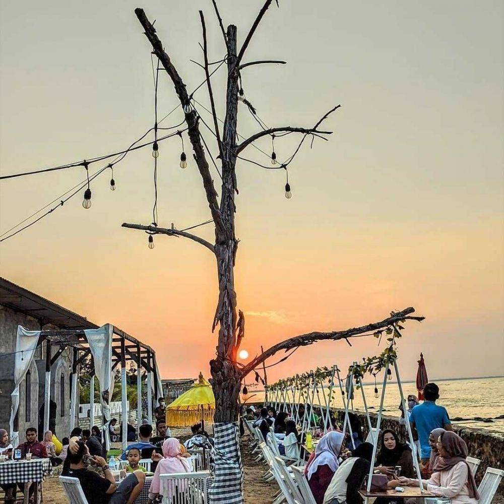 Seduh Cafe Tuban (instagram.com/seduhcafe)