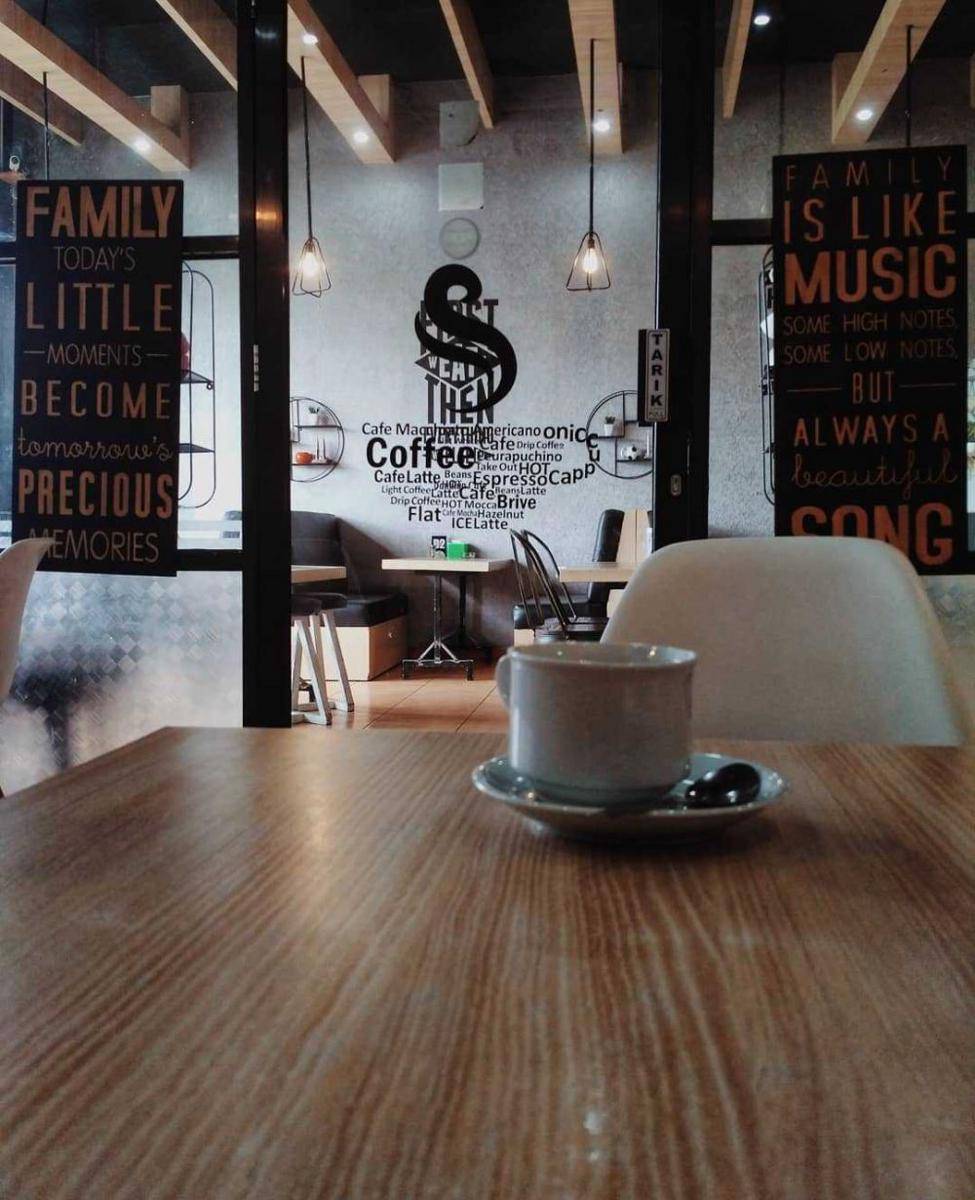 Dandiya Cafe Tuban (instagram.com/asvetaff)