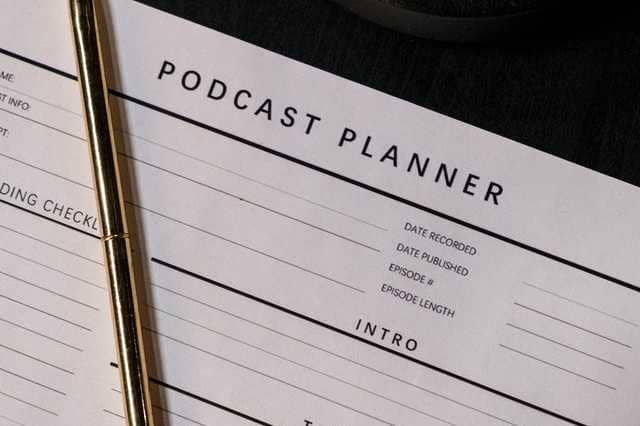 ilustrasi jadwal podcast (pexels.com/cottonbro)