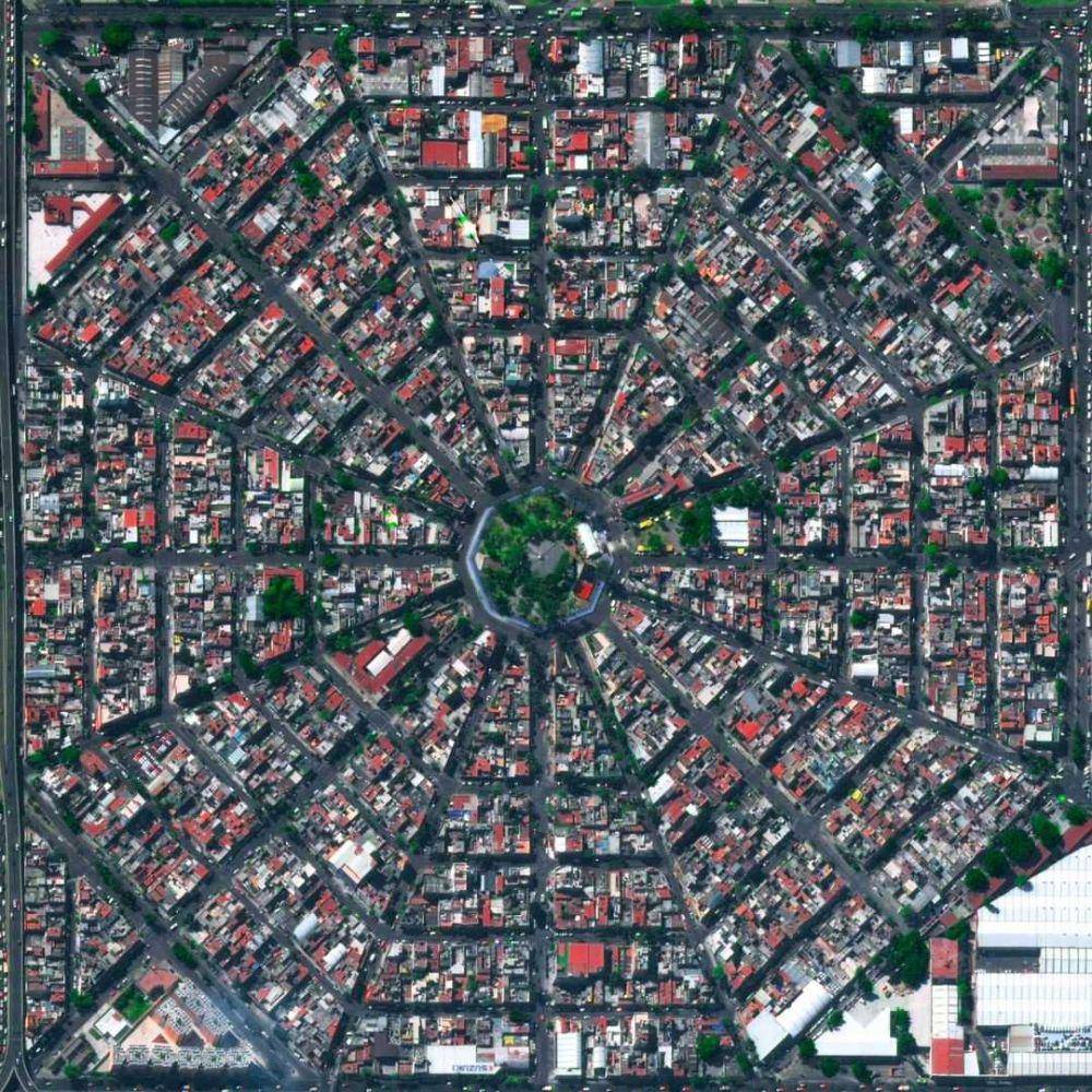 Plaza Del Ejecutivo (instagram.com/worldurbanplanning)