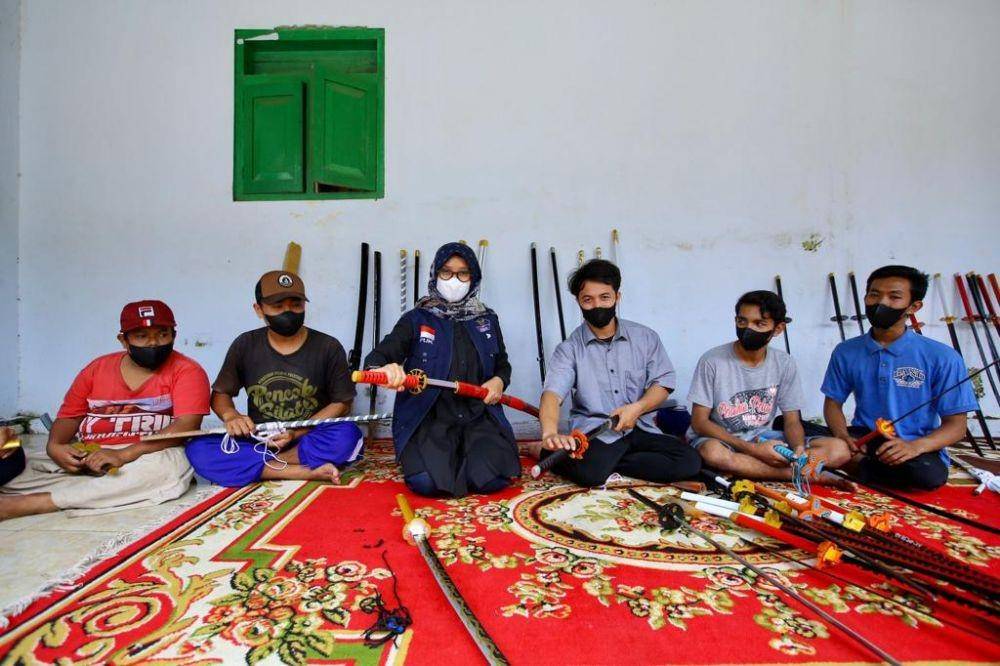 Pemuda Banyuwangi sukses bikin replika samurai. IDN Times/Istimewa