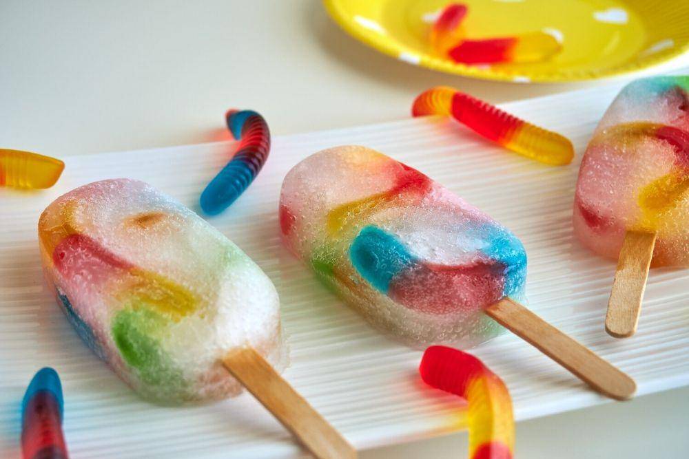 ilustrasi kreasi makanan dari gummy (pexels.com/Anton Uniqueton)