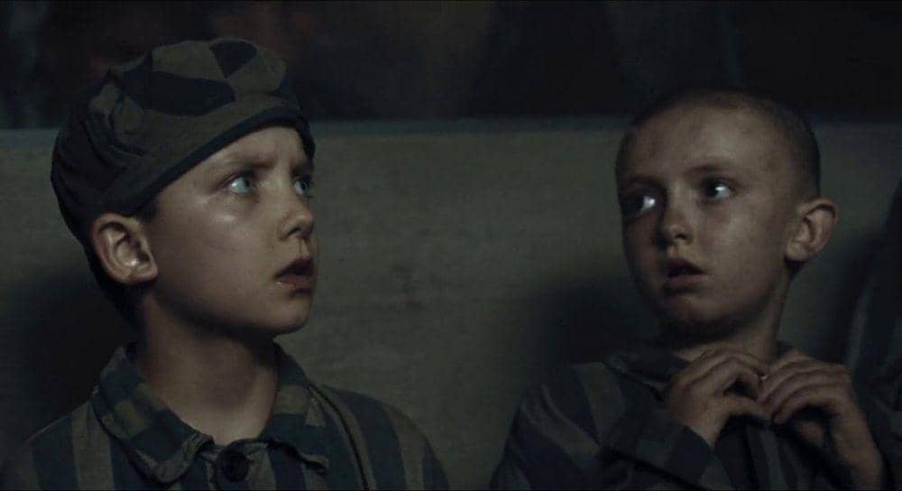 cuplikan film The Boy in the Striped Pajamas (otakukart.com)