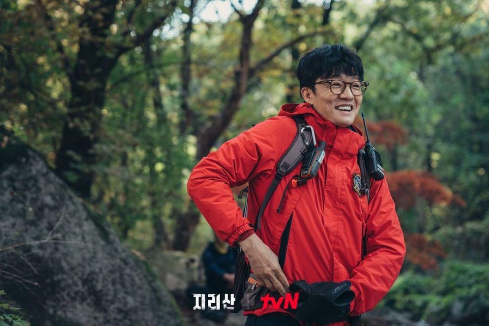potret Jo Han Chul sebagai Park Il Hae dalam KDrama Jirisan (instagram.com/tvn_drama)