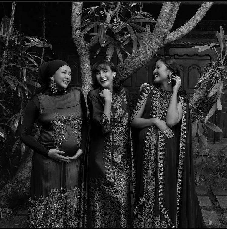Maternity Nadine Chandrawinata, Zivanna Letisha, Dea Rizkita (Instagram.com/dennytjan)