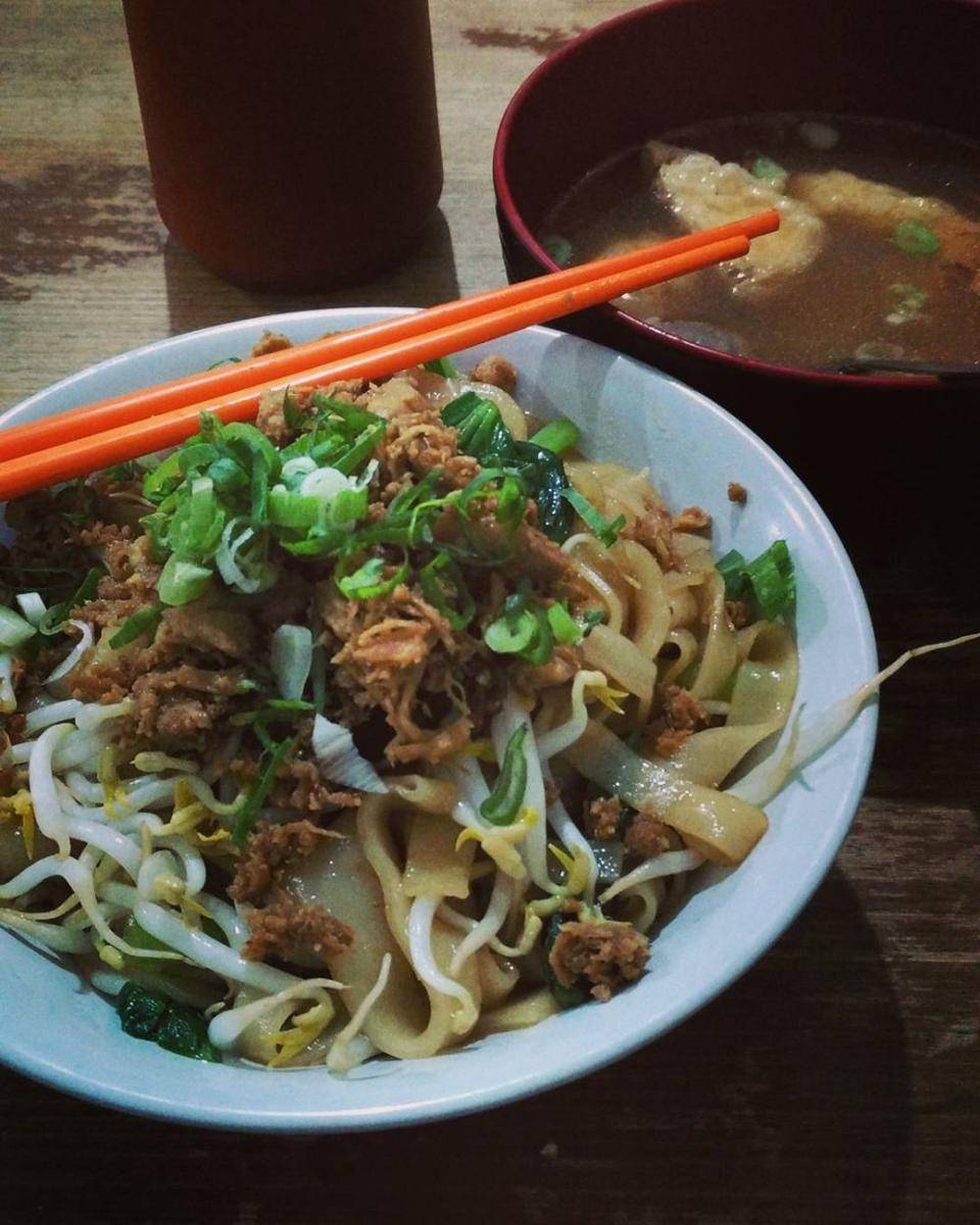 Mie Bangka Awat (instagram.com/jc_sumampouw)