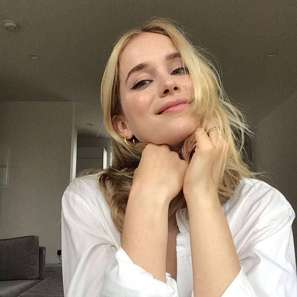 potret Elizabeth Lail (instagram.com/elizabethlail)