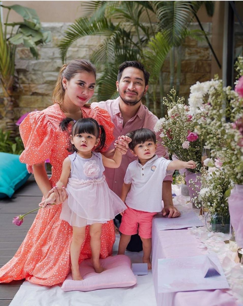 potret keluarga Syahnaz (instagram.com/syahnazs)