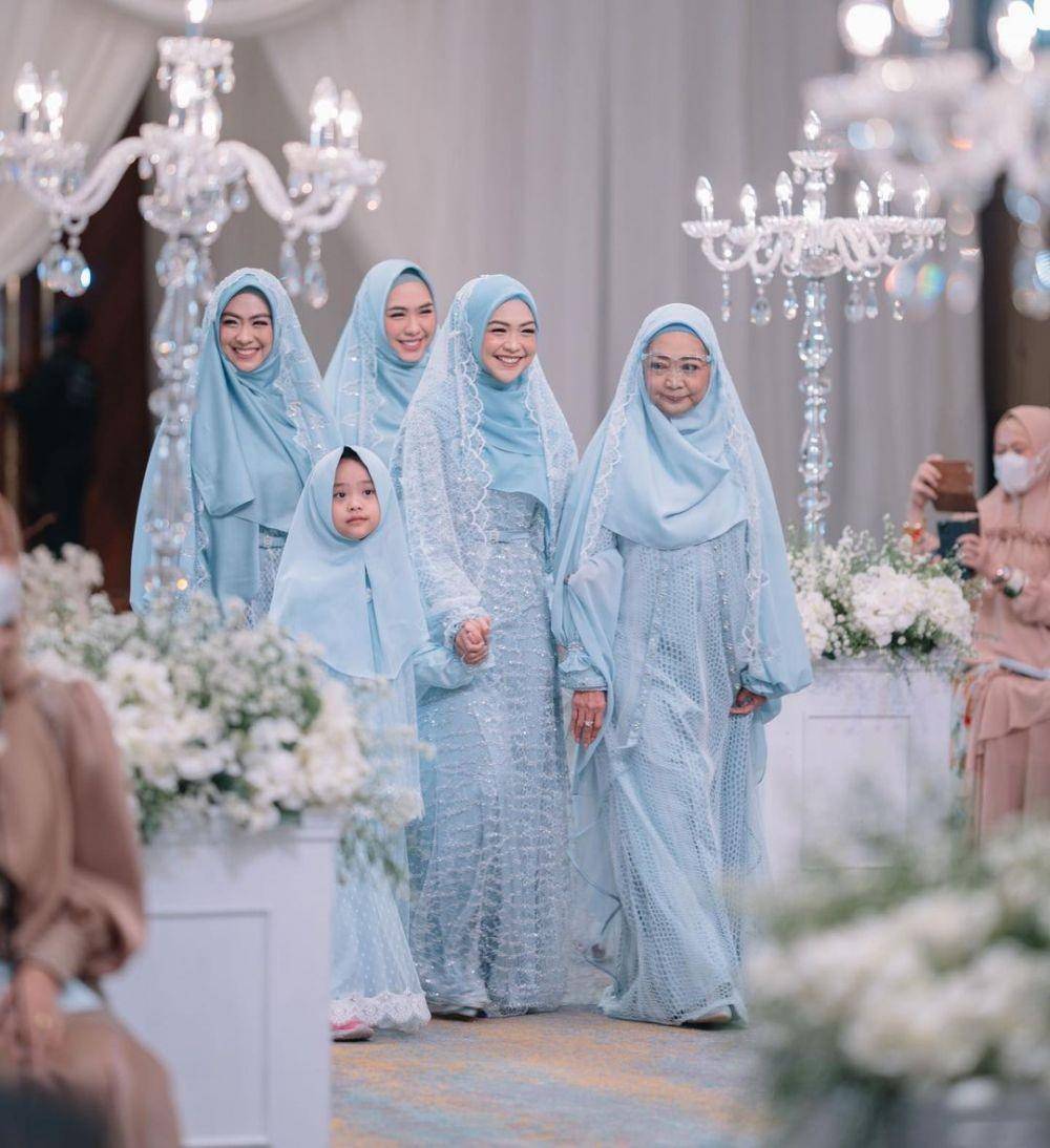 Pengajian pernikahan Ria Ricis. (Imagenic via Instagram.com/riaricis1795)