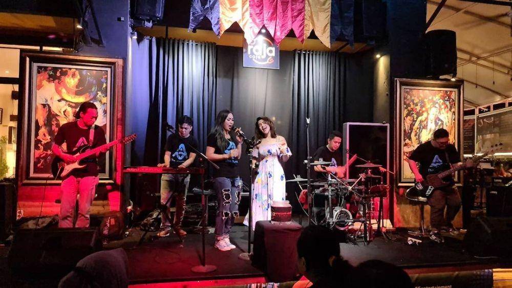 Raja Cafe Galaxy (instagram.com/rajacafegalaxy)