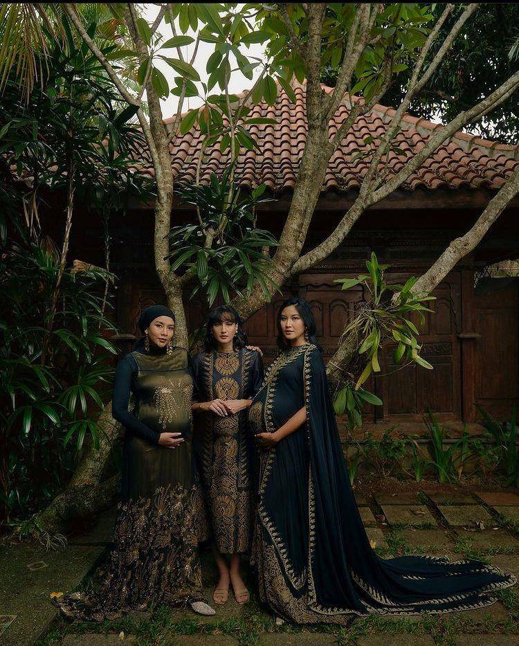 Maternity Nadine Chandrawinata, Zivanna Letisha, Dea Rizkita (Instagram.com/dennytjan)