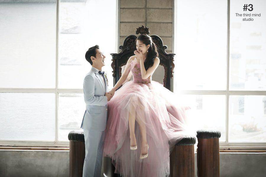 Junjin SHINHWA dan istrinya (news.naver.com)