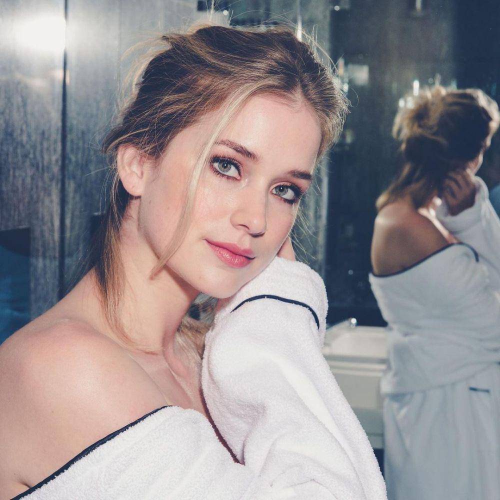 potret Elizabeth Lail (instagram.com/elizabethlail)