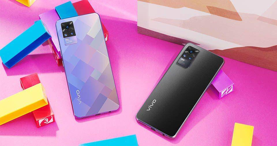 vivo V21 (vivo.com)