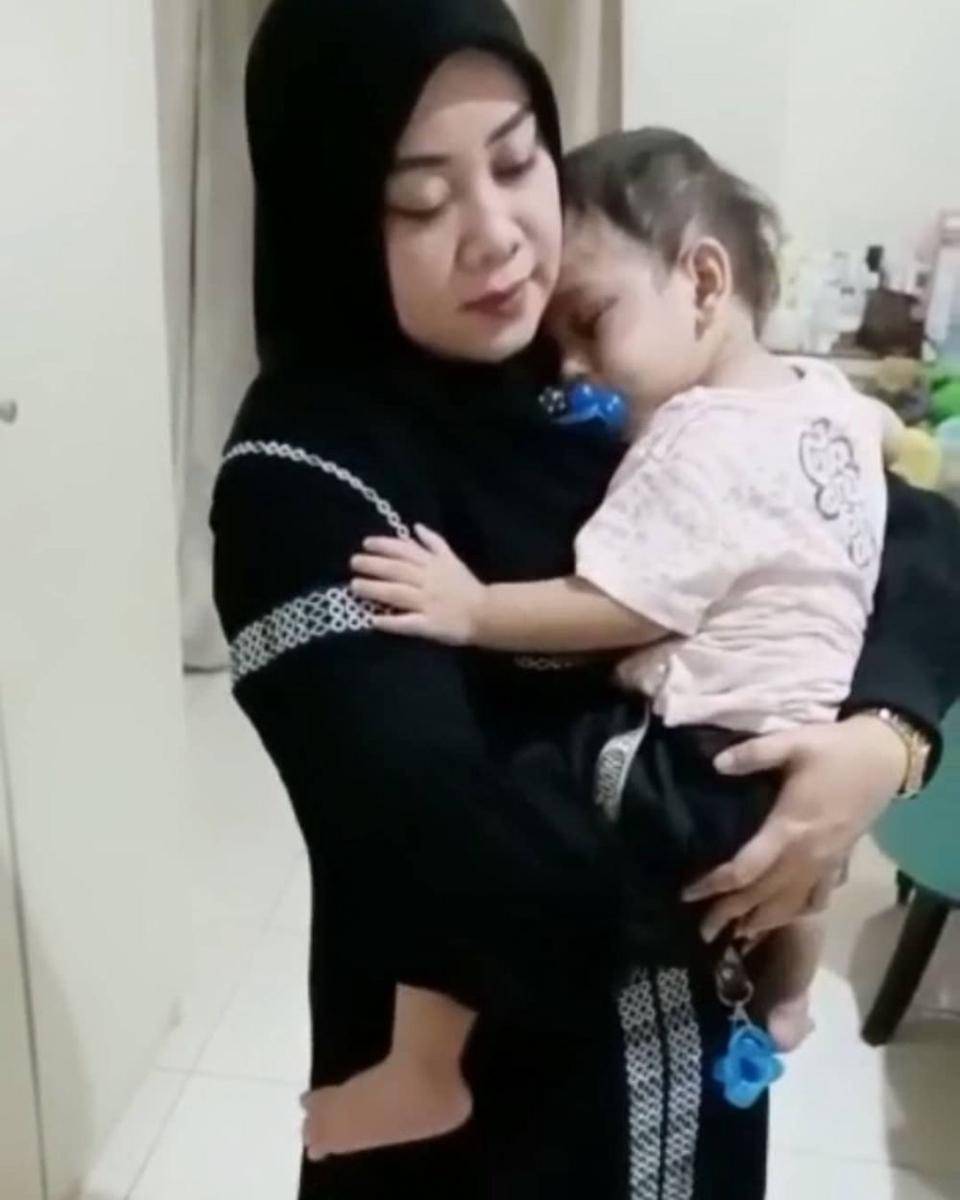 potret Gala dan nenek sambungnya (instagram.com/puput_soedrajat)