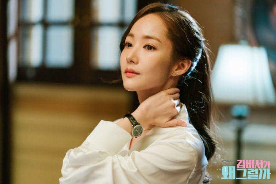Park Min Young sebagai Kim Mi So di What's Wrong with Secretary Kim (dok. tvN/What's Wrong with Secretary Kim)