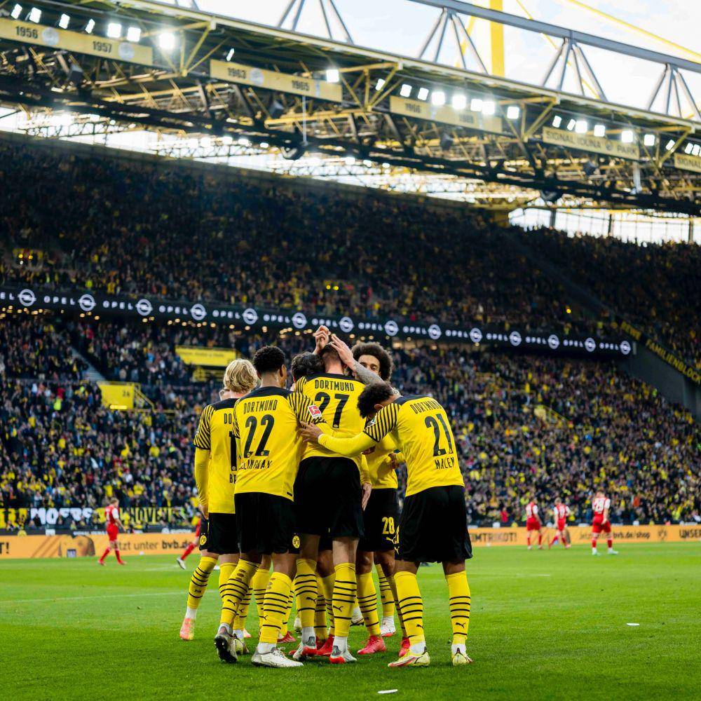 potret selebrasi gol pemain Dortmund (twitter.com/BlackYellow)
