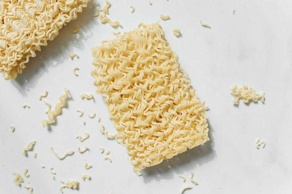 Mie kuning (pexels.com/Polina Tankilevitch)