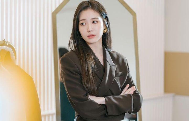 9 Fakta Peran Yura, Jadi Influencer di Now, We Are Breaking Up