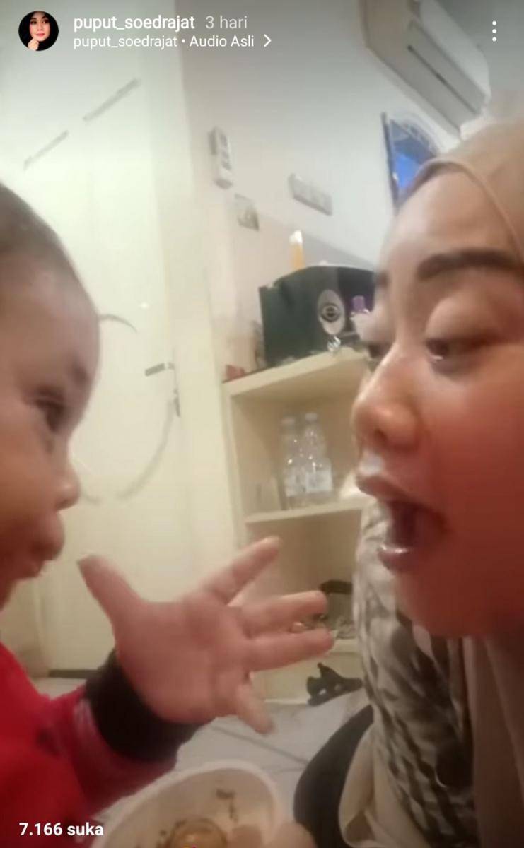 potret Gala dan nenek sambungnya (instagram.com/puput_soedrajat)