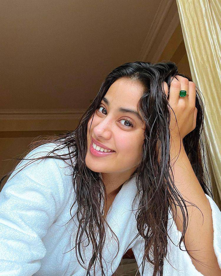 liburan Janhvi Kapoor (instagram.com/janhvikapoor)