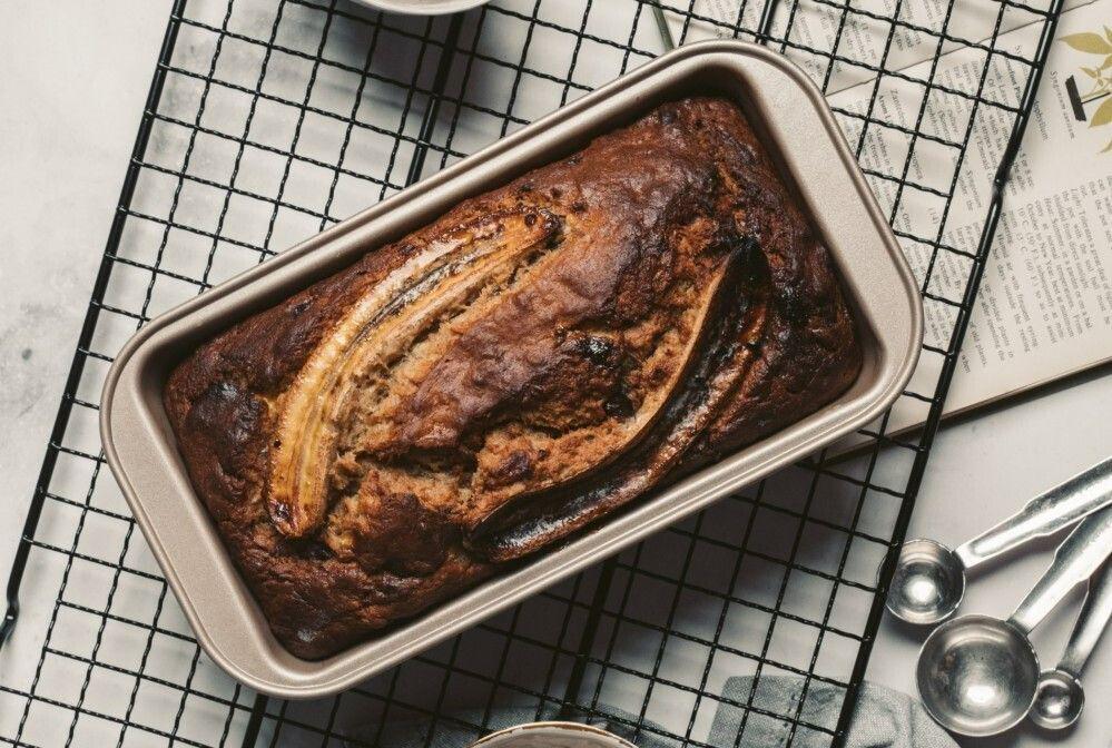ilustrasi black sesame banana bread (pexels.com/Taryn Elliott)