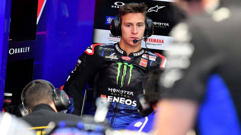Fabio Quartararo saat berada di garasi tim pada GP Valencia. (motogp.com)