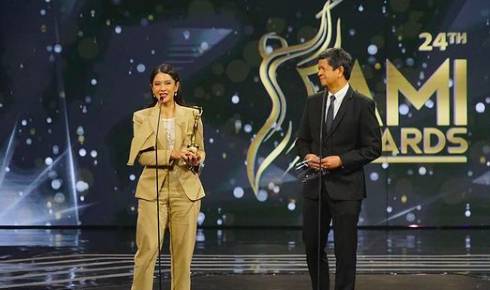 Dian Sastro dalam AMI AWARDS 2021 (dok. RCTI)
