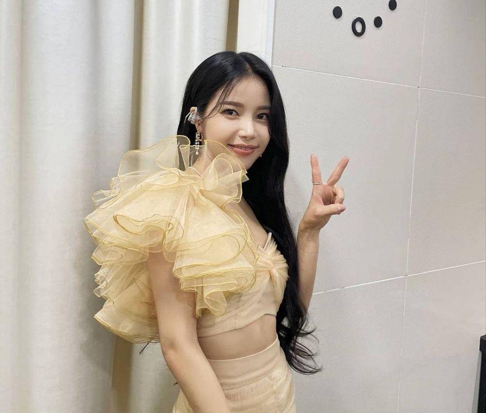 Solar MAMAMOO (instagram.com/solarkeem)