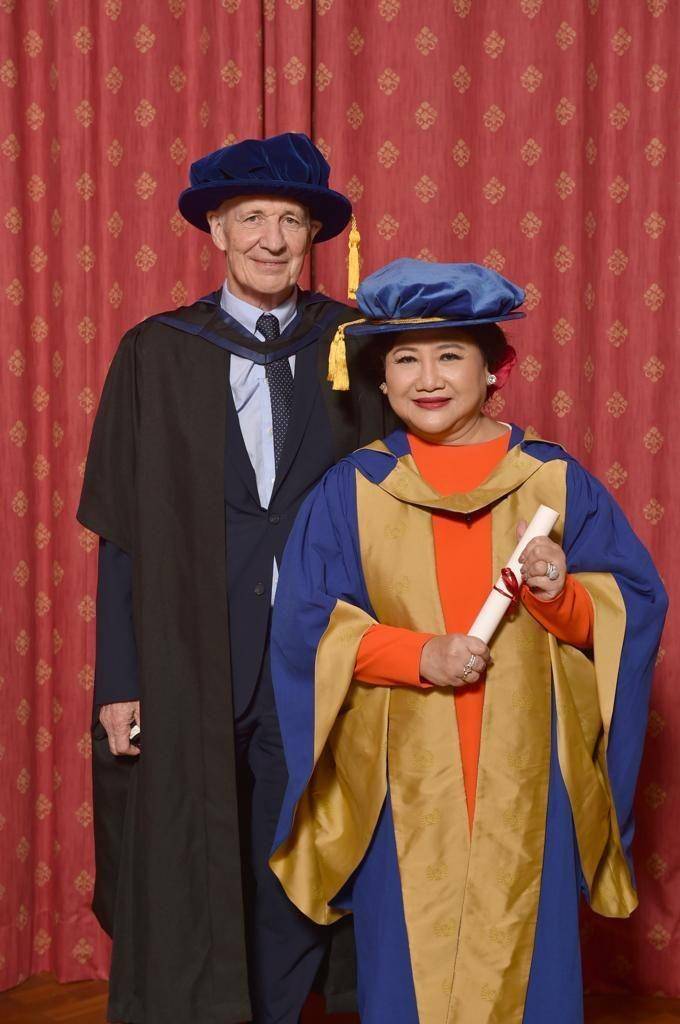 Prita Kemal Gani mendapatkan gelar Honoris Causa dari Conventry University (Dok. LSPR)