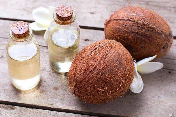 Ilustrasi Minyak Kelapa (Shutterstock)