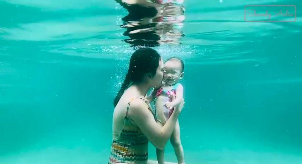 Claire Herbowo (youtube.com/Shandy Aulia)