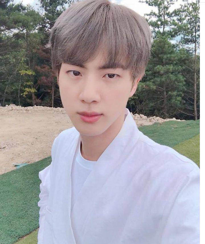 potret Jin BTS (instagram.com/jin_bighitentertainment)